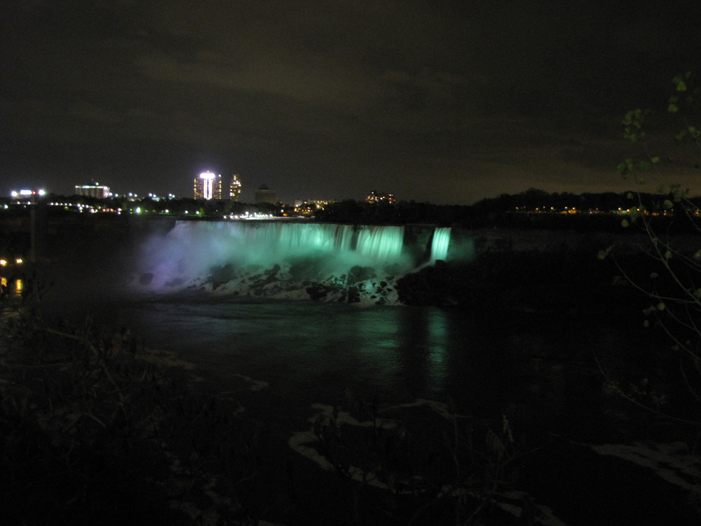 Niagara Falls at night