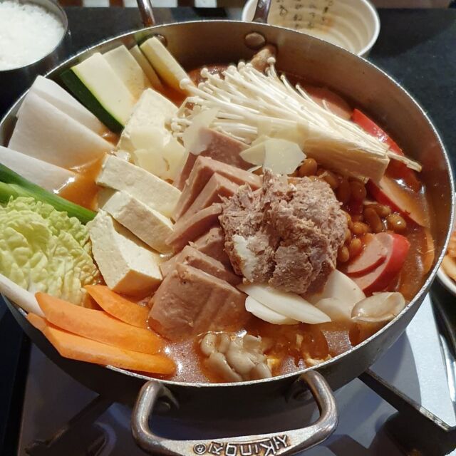Korean noms with grace and the boys. I ate so much im in pain....oops. this is what happens when youre deprived of korean too long lol #koreanfood #myungjang